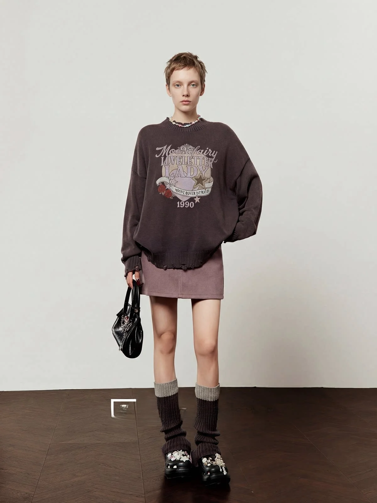 

Женский свитер с круглым вырезом и принтом в виде сердец, свободный крой, весна 2026, повседневный вязаный топ для города, модный стиль от Zhou Li Wu