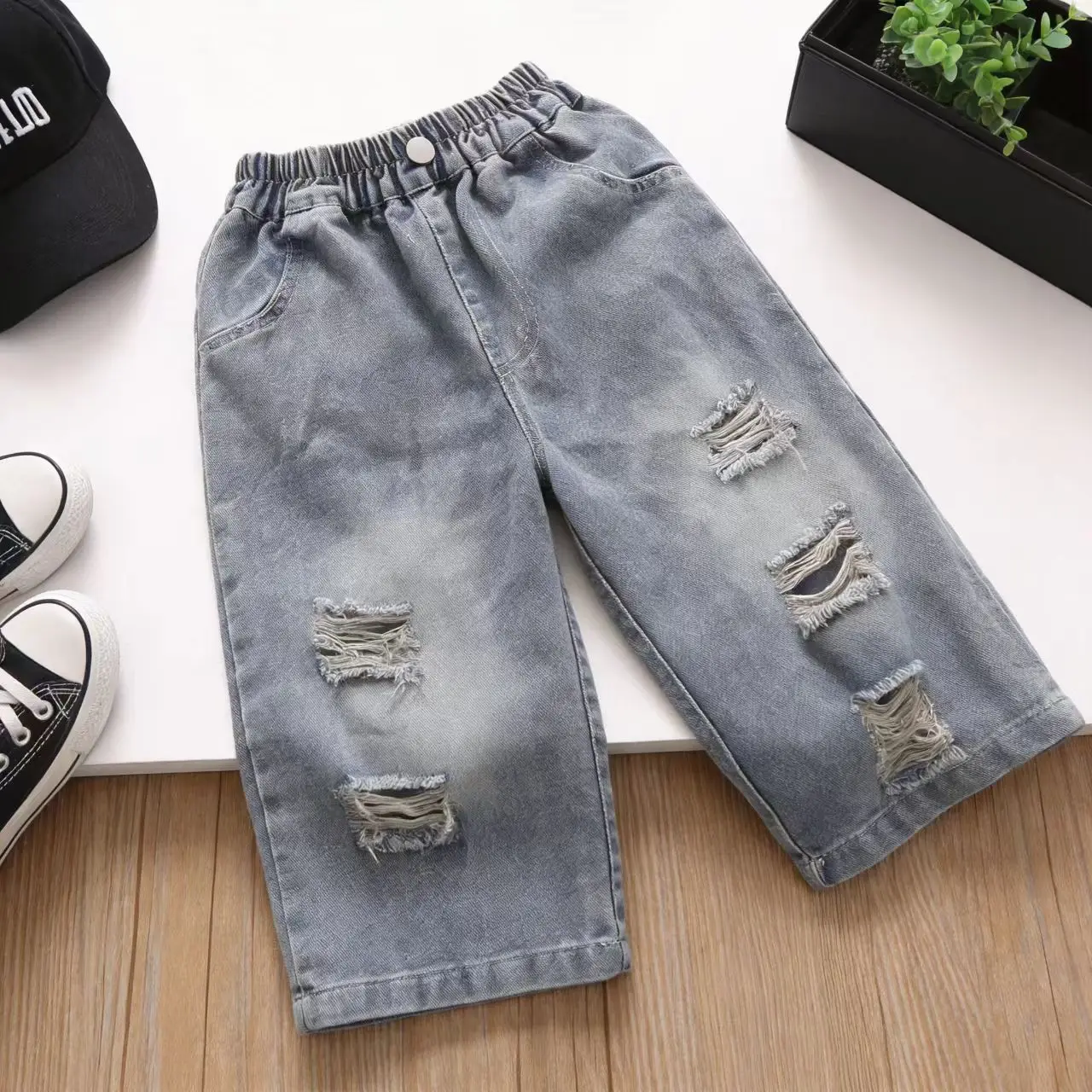 Children's Ripped Jeans Spring Autumn Summer 2026 New Boys Girls Loose Fit Straight Leg Denim Casual Fashion Pants