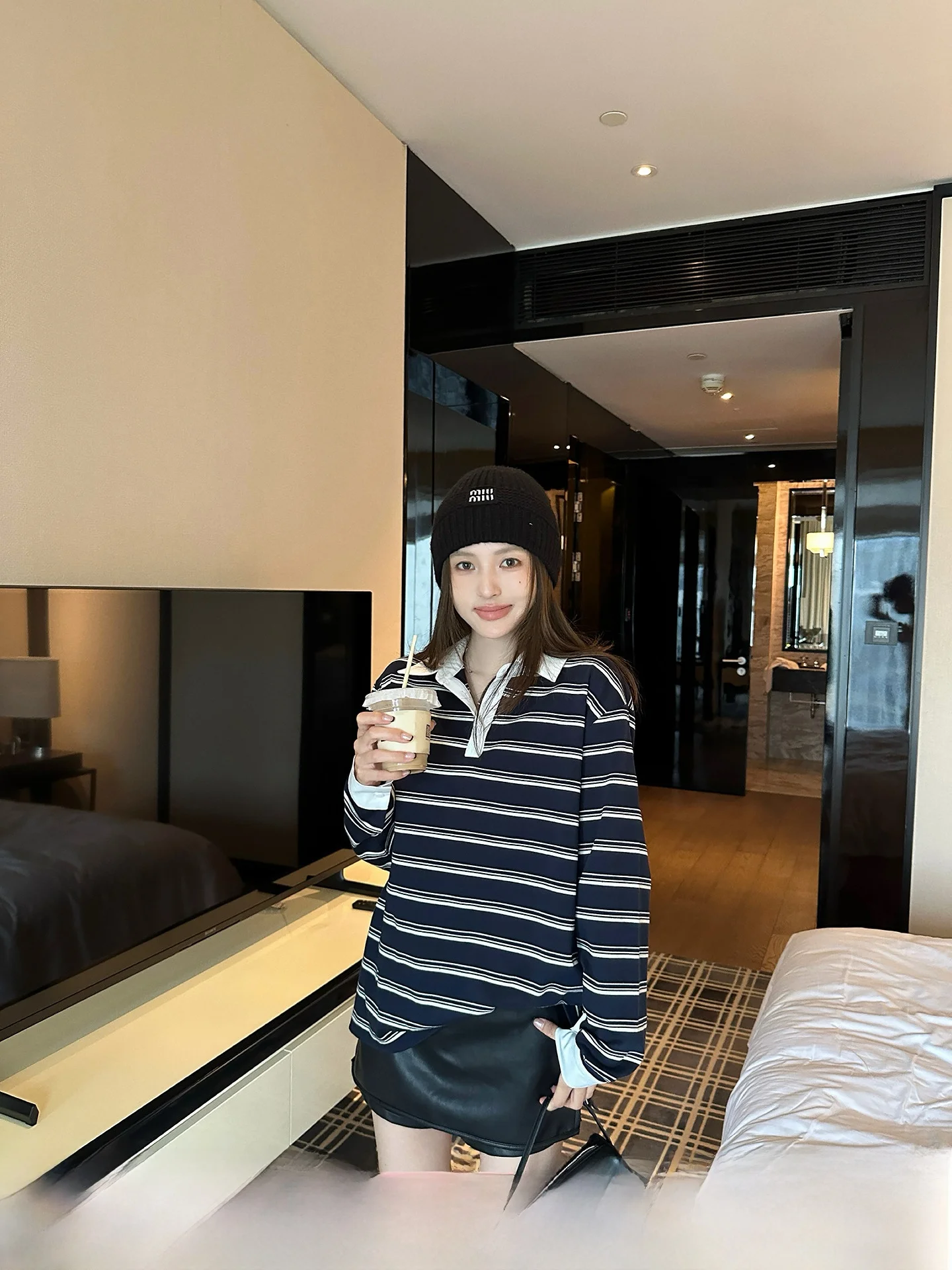 

Свободная футболка Long Sve Ne в полоску, женская ранняя осень, новинка, корейский Sle, универсальный утягивающий топ, приятный для кожи...