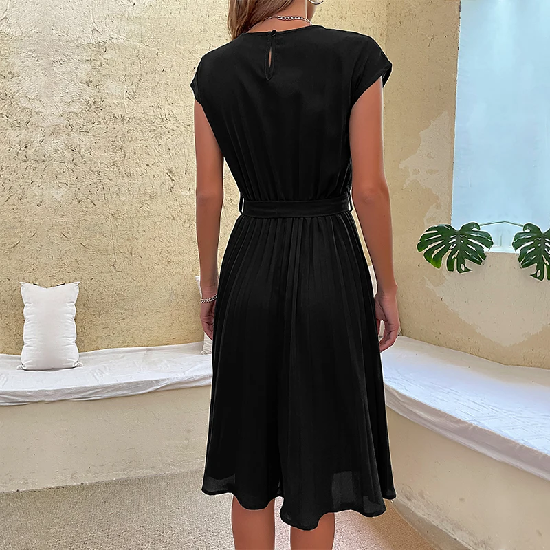 فستان نسائي أسود مطوي بأكمام قصيرة ورقبة دائرية وحزام ربطة عنق فستان متوسط الطول كاجوال للحفلات اليومية الصيفية
