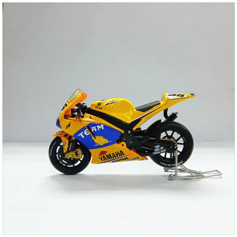 

Diecast 1/18 Scale Yamaha YZR M1 Model Car Racing Motorcycle Simulation Alloy Play Vehicle Adult Collection Display Gifts