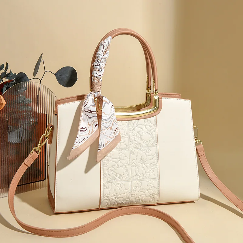 

Сумочка, новая модная женская сумка для мам среднего возраста, свадебная сумка с вышивкой в национальном стиле, большая вместительная портативная женская сумка-тоут