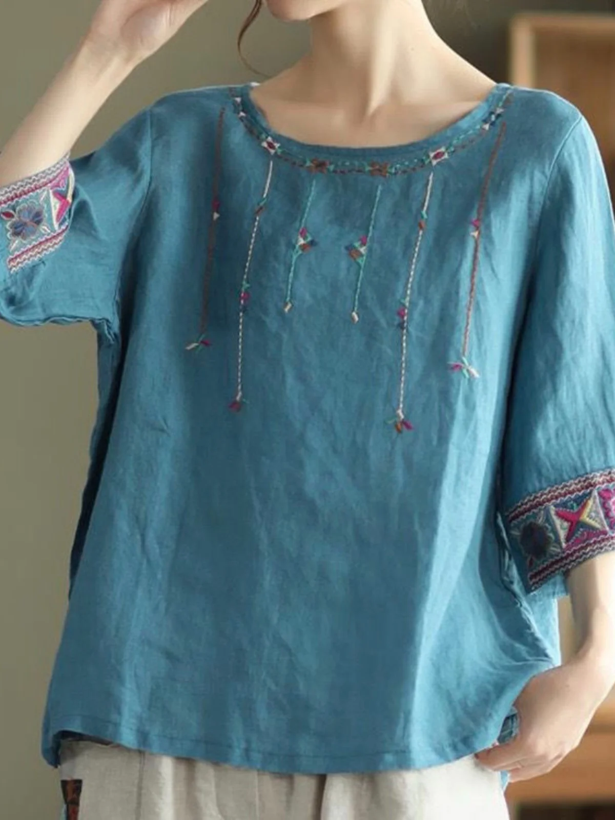 Retro Ethnic Embroidered Cotton Linen Loose Fit T-irt Women's Crew Ne ort Sve Tee Versatile Comfortable Summer Top
