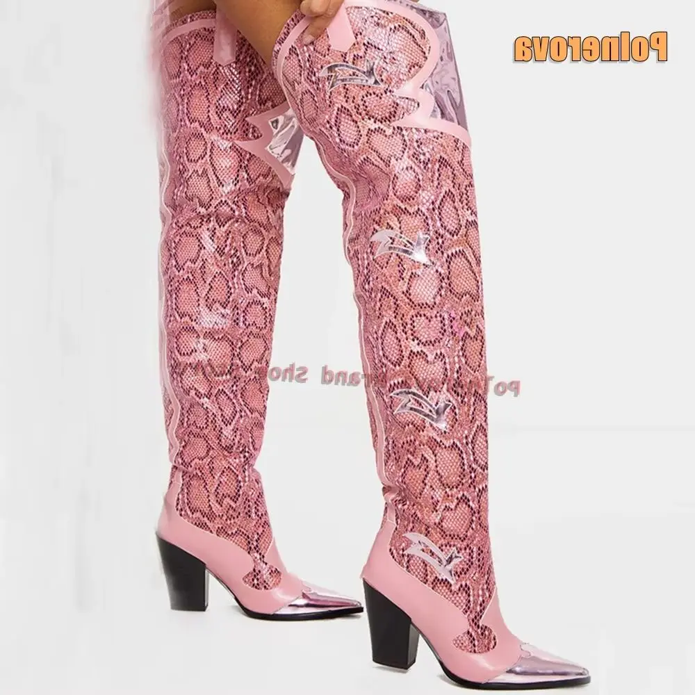 

Розовые сапоги выше колена с эффектом змеи, пикантные женские сапоги с острым носком на массивном каблуке, разноцветные длинные сапоги для подиума, осень 2023 г.