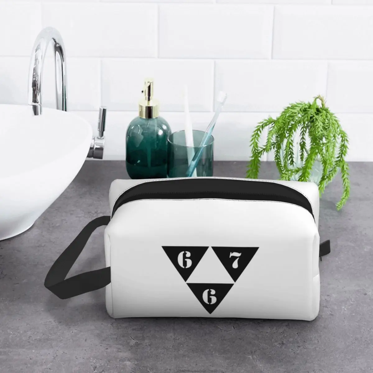 

Косметичка-органайзер 667: дорожный несессер для женщин, косметичка для путешествий, пенал для косметики и туалетных принадлежностей