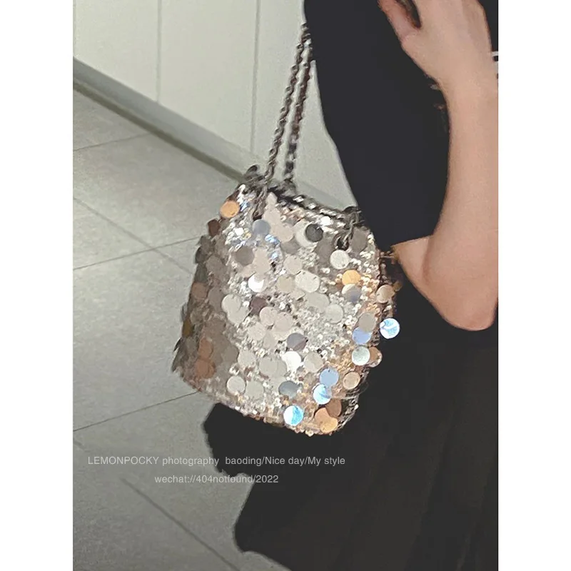 Bolso cruzado con lentejuelas de nicho francés para mujer, bolsa de cubo con cadena para axila, moda de verano, novedad de 2023