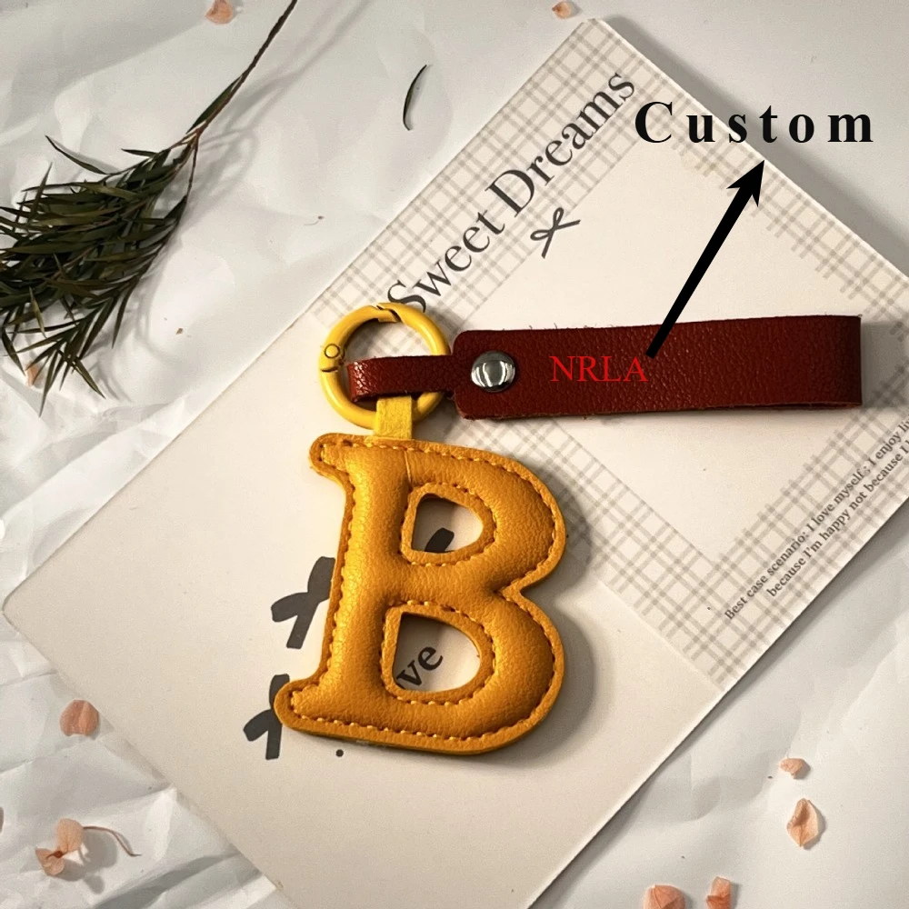 

Creative Leather English 26 Letter Keychain Pendant Personalized Hot Classic Key Chain Car Decorations Phone KeyRings Gift