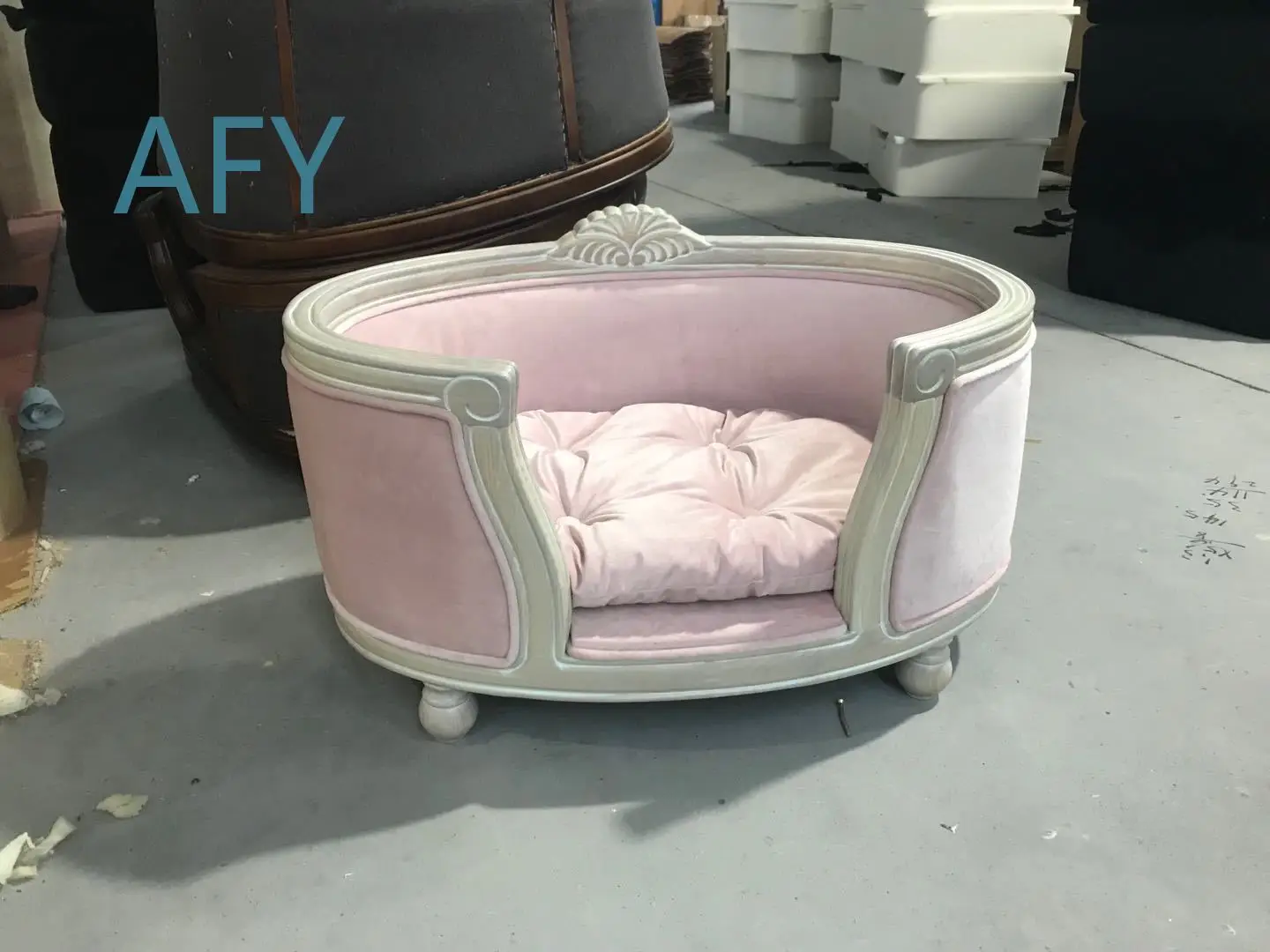 Wooden Pet Bed for Dogs and Cats with European Carved Design Pet Sofa Wholesale Retail for Small Medium Large Pets for Indoor