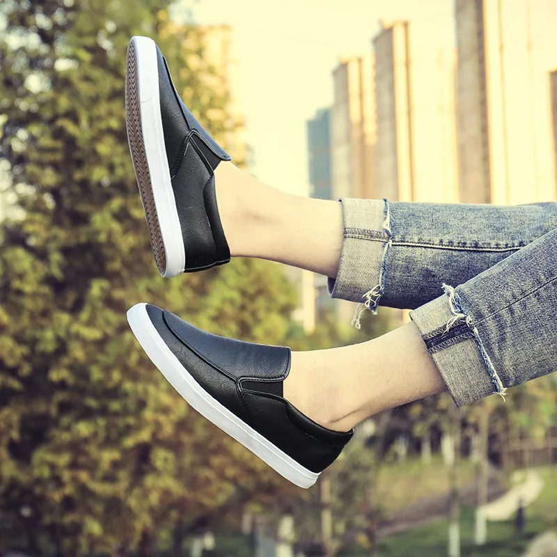 2024 Spring Summer White Black Shoes Men Slip-on Flat Casual Brand Male Footwear Cool Young Man Street Style