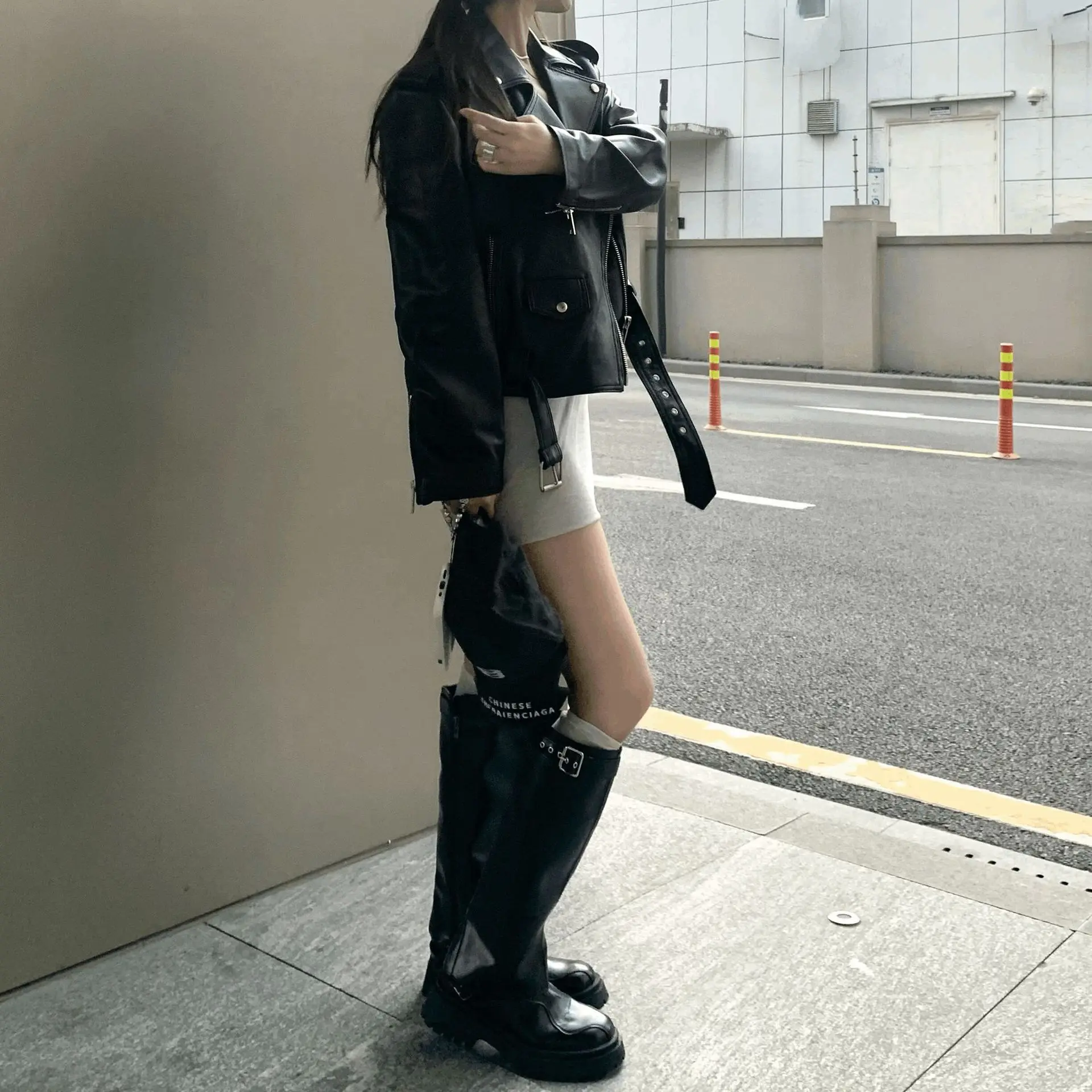 High-end Black Lapel Motorcycle Leather Jacket Women's 2025 Autumn New Sweet Cool Hot Girl Style Loose Short Jacket Trend