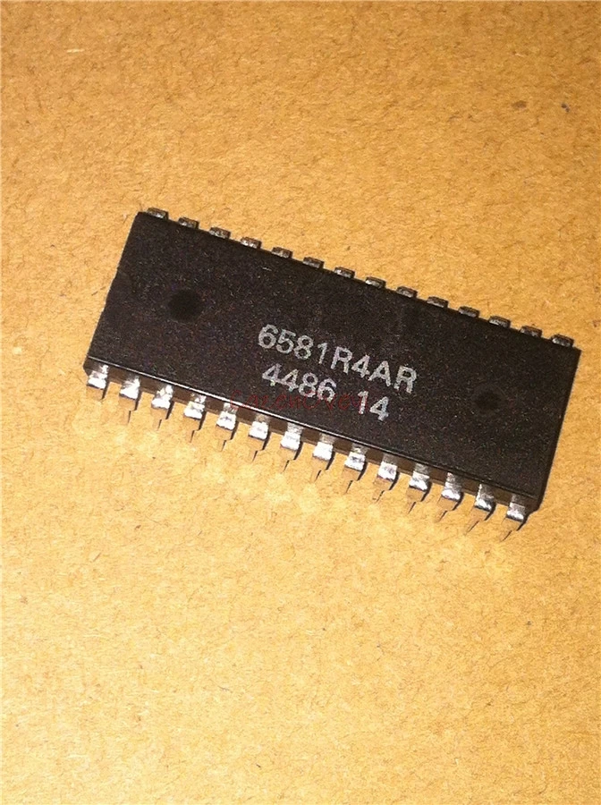 1pcs/lot MOS6581 6851CBM 6581R3 6581R4AR MOS 6581 DIP-28 In Stock