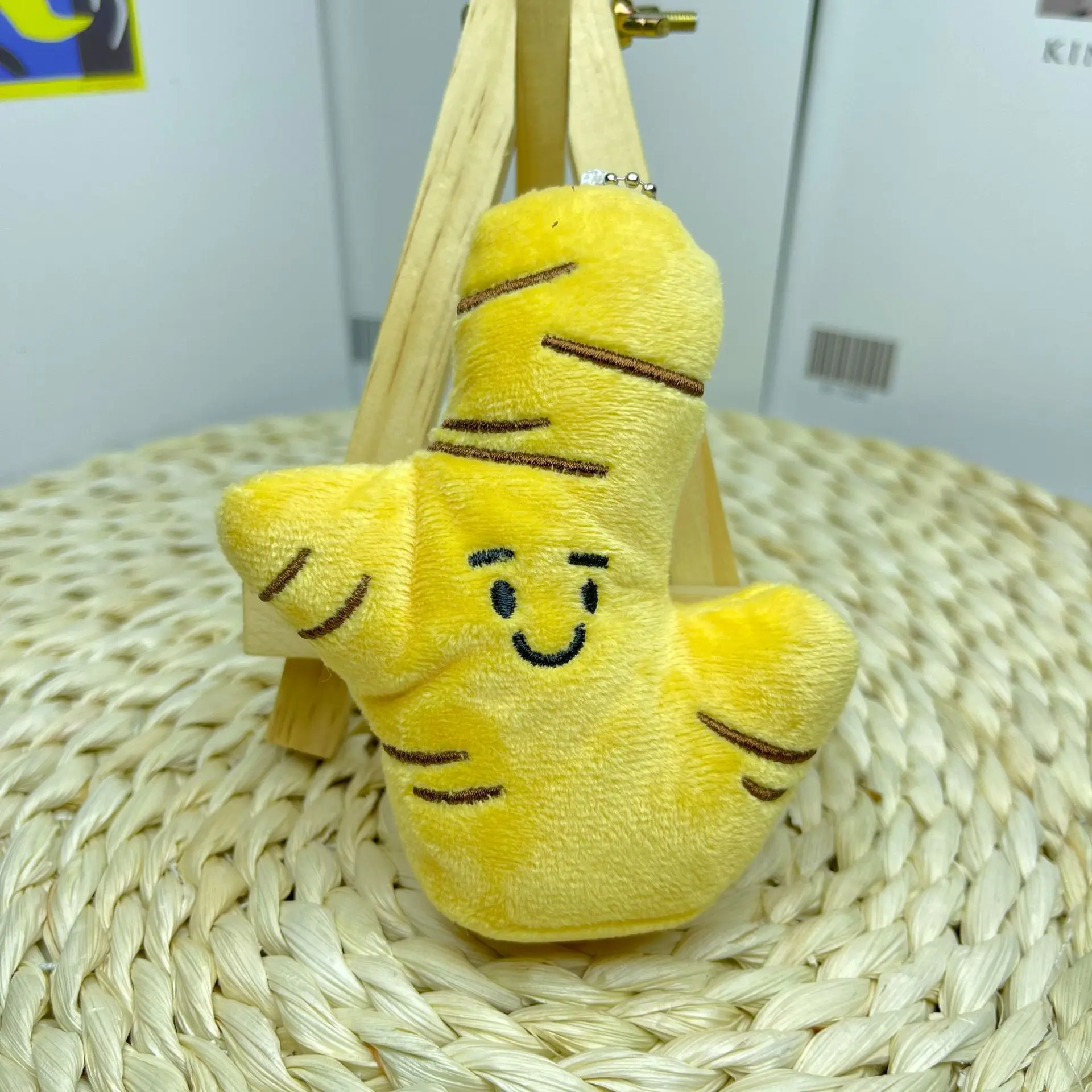 Cartone animato carino peluche bambola portachiavi verdure peperoncino pepe portachiavi portachiavi ciondolo per auto ornamento appeso accessori regalo