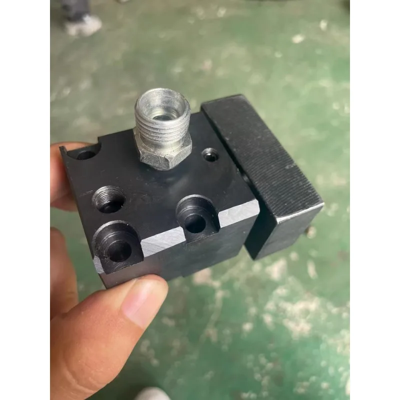 Square Thin Hydraulic Cylinder Compact Size Bore 20mm to 80mm Stroke 10mm to 100mm With Internal Or External Thread