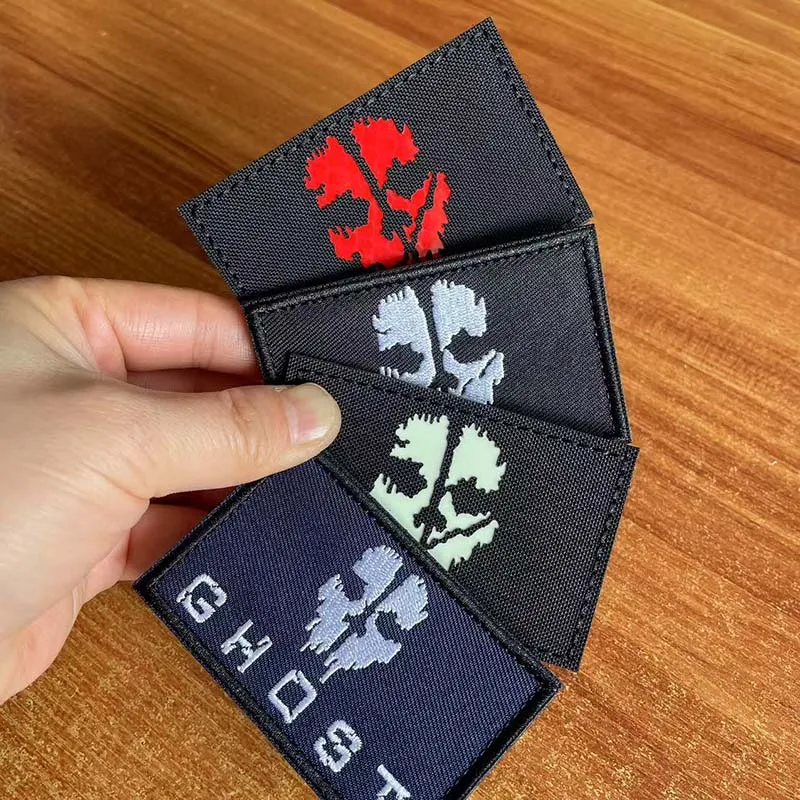 Geistergesichtsmasken-Abzeichen, Totenkopf-Stoffapplikation, Stickerei-Klettverschluss-Patches, reflektierende Patches, taktische Embleme für Rucksäcke – Detail 5