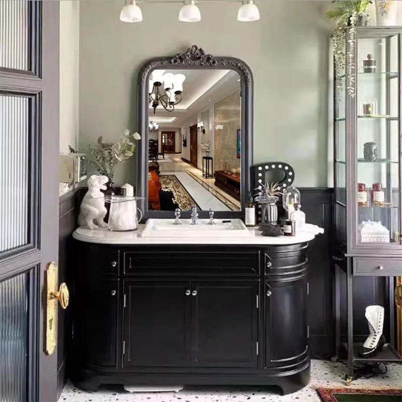 

Комбинированный шкаф для ванной комнаты из дуба, мраморная раковина от пола до потолка, тумба под раковину из массива дерева.