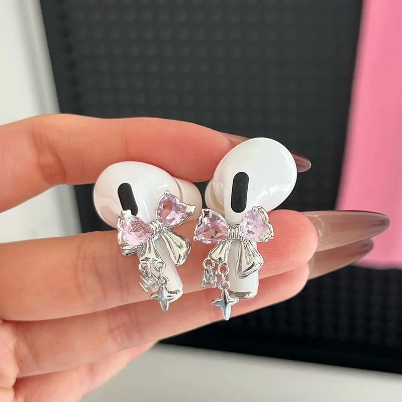 

Подходит для аксессуаров для наушников AirPods, украшений для ушей, защитных чехлов, дужек-держателей для наушников в форме банта, украшенных стразами, и других защитных элементов.