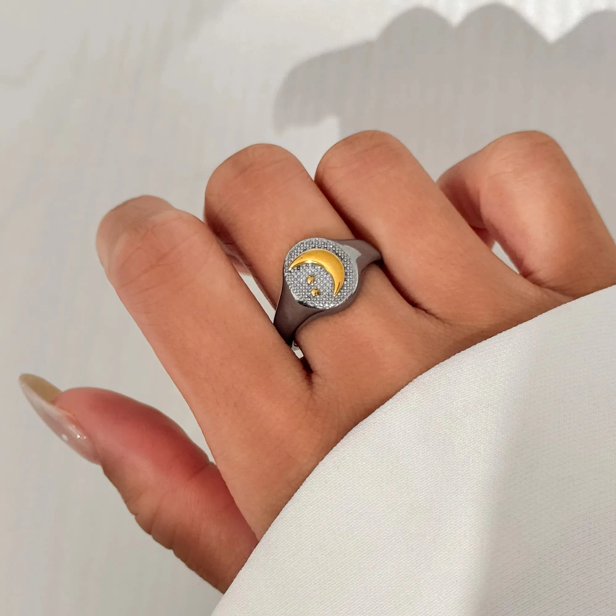 Anillos de acero inoxidable chapados en oro de 18k con textura de martillo, dos tonos, Luna, estrella, sello para mujer, joyería Bohemia sin deslustre, resistente al agua