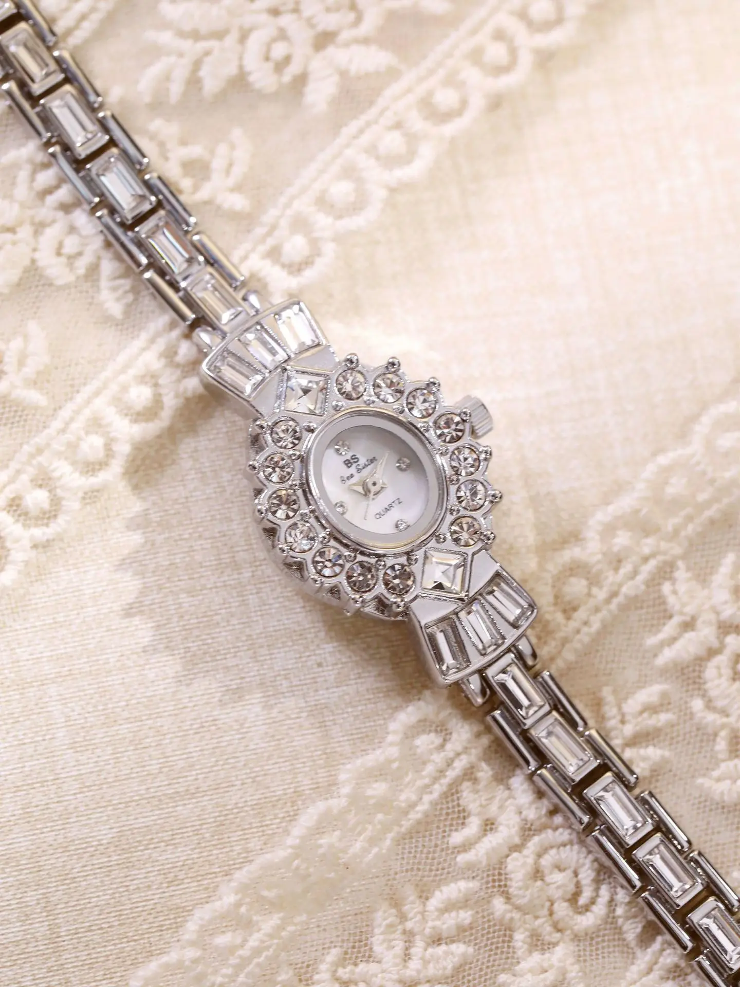 Luxe Merk BS Vrouwelijke Horloge Goud Roestvrij Staal Diamanten Armband Quartz Vrouwen Horloges Mode Dames Horloge Gift Klok