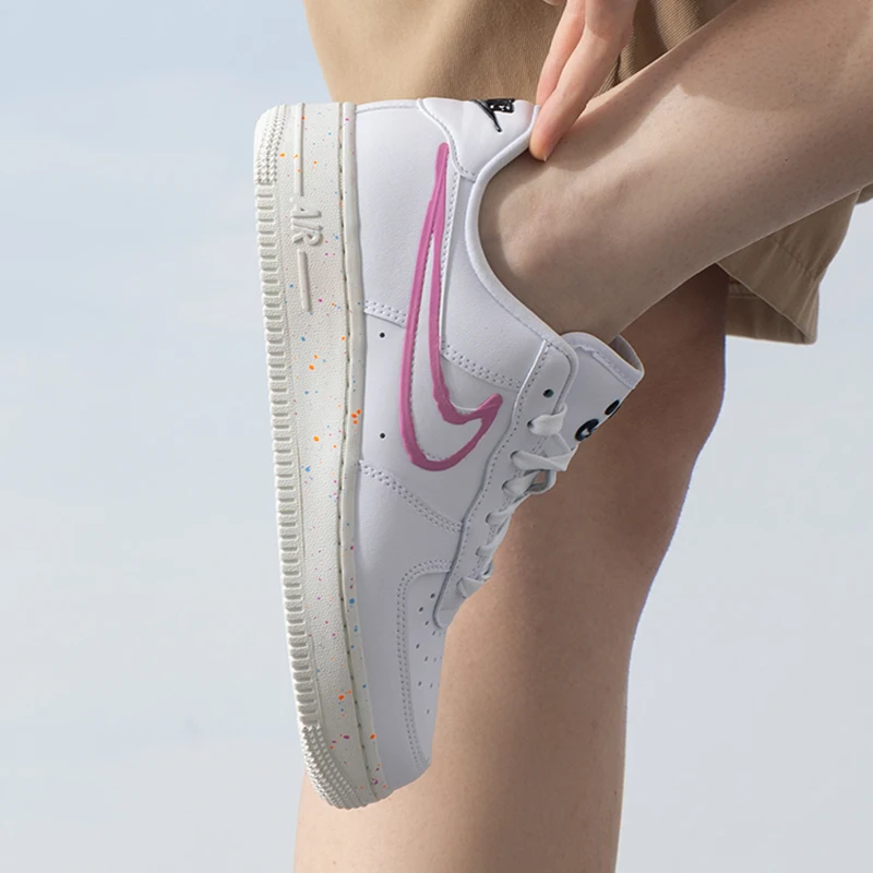 Nike AIR FORCE 1 '07 zapatos de mujer 2024 otoño zapatos de deportes nuevos zapatos de tabla casuales bajos HF5721-111