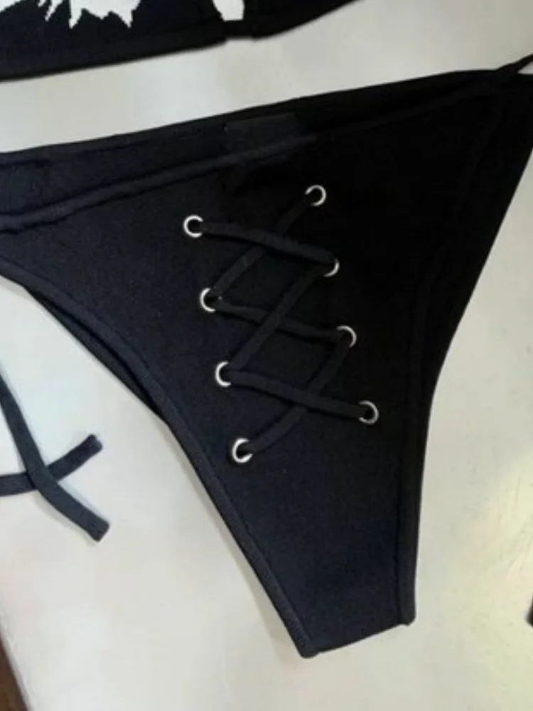 Japanische Subkultur Gothic Dark Punk Skull Print Bikini American Retro Spicy Girl Sexy Bikini Strap hängender Hals Badeanzug BH