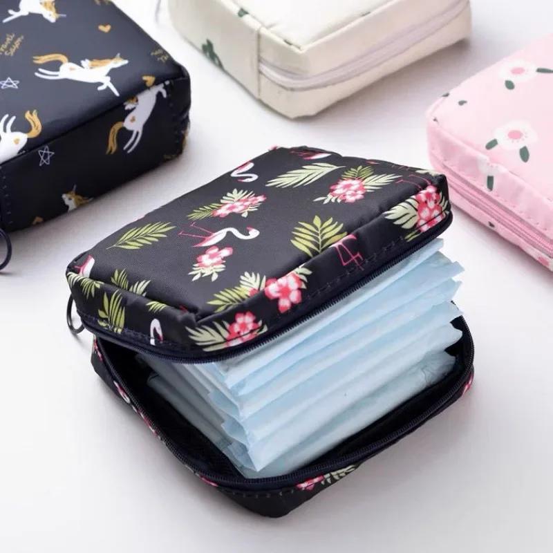 Cute Large Capacity Sanitary Napkin Storage Bags Cartoon Rabbit Bear Girls Physiological Period Tampon Organiser Bag Mini Bag