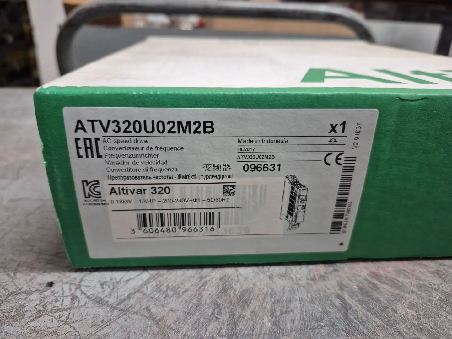 العلامة التجارية الجديدة ATV320U02M2B ATV320U04M2B ATV320U06M2B ATV320U07M2B ATV320U11M2B ATV320U22M2B ضمان لمدة سنة واحدة