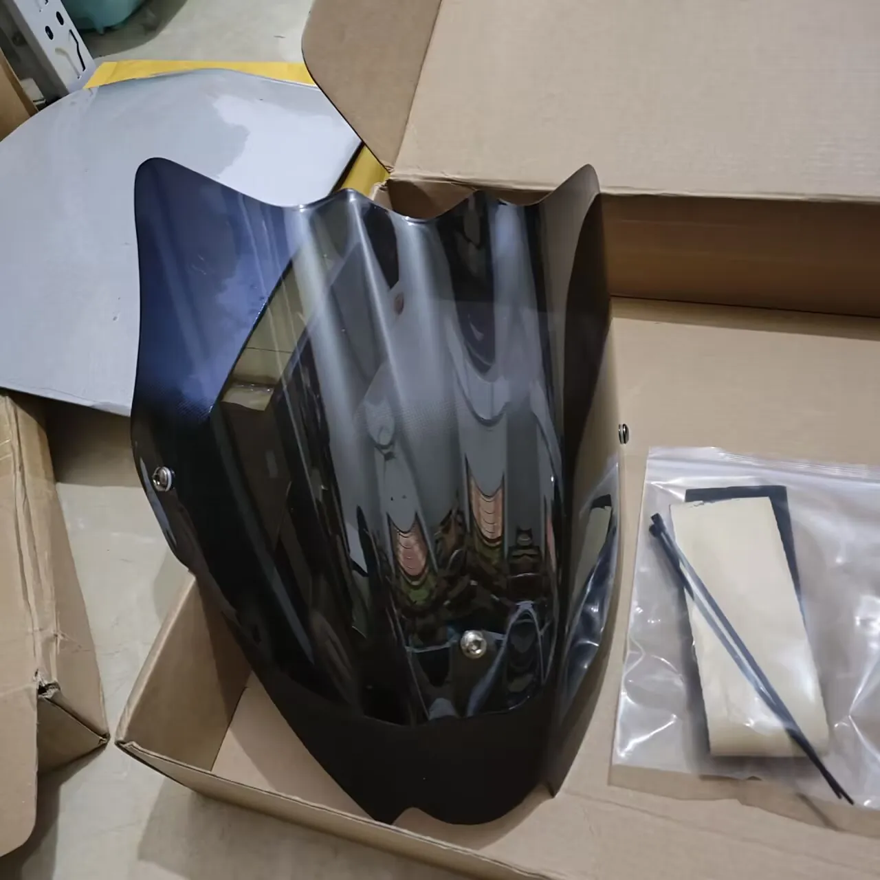 GSR750 Windscreen Sport Windshield For Suzuki GSR-750 2011 2012 2013 2014 2015 2016 2017 GSR 750 Accessories Moto Wind Deflector view 5