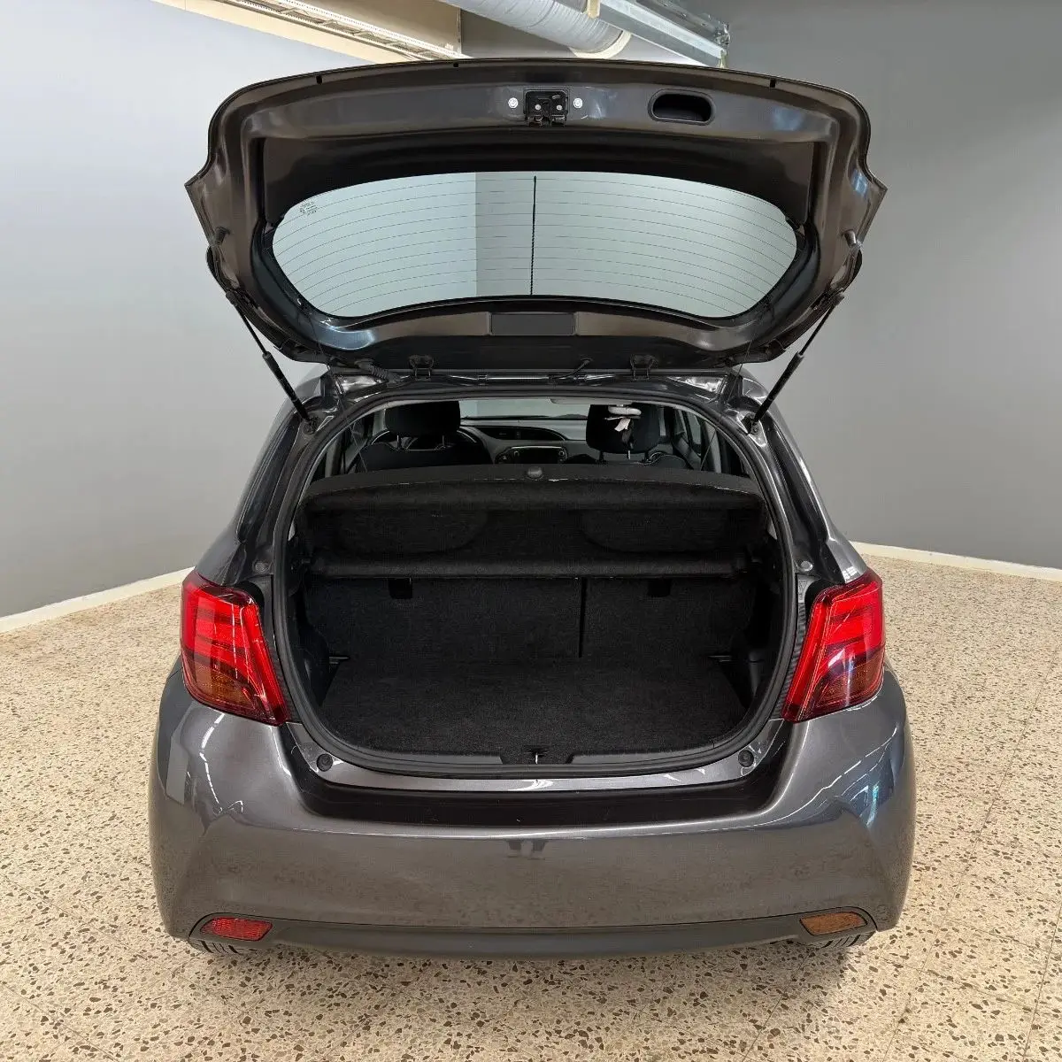 

Автоматические стойки с пружинами для Toyota Yaris Viz XP130 Hatchback 2012-2019, задняя дверь багажника, подъемник багажника, поддерживает амортизатор, стержень