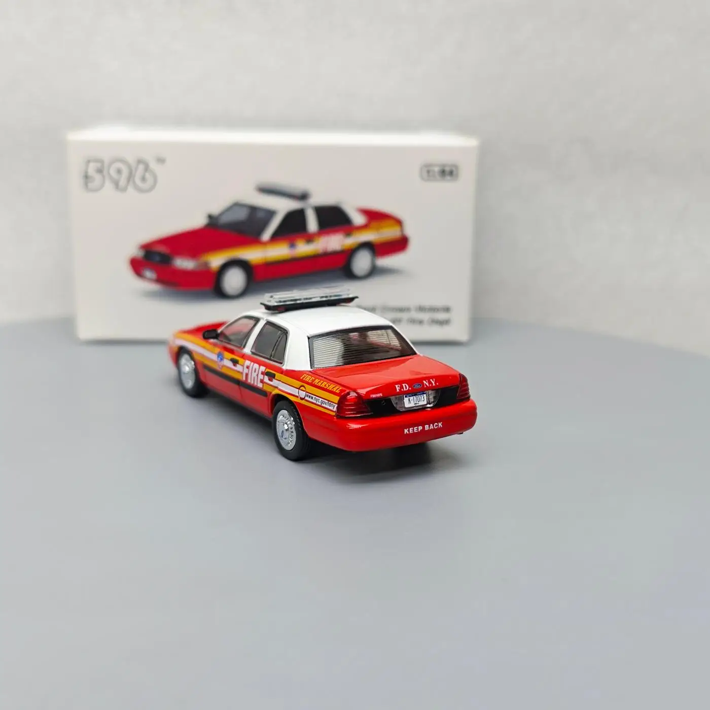 596 1:64 Ford Crown Victoria Alta Simulação Carro Diecast Modelo de Liga de Metal Carro crianças brinquedos coleção presentes