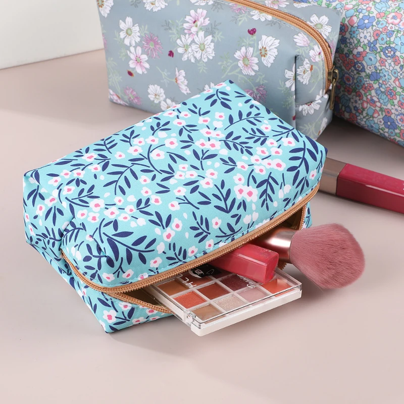 

Cute Small Floral Cotton Makeup Bag Women Wash Zipper Pouch for Women and Girls, Kawaii Travel Cosmetic Bags for Purse