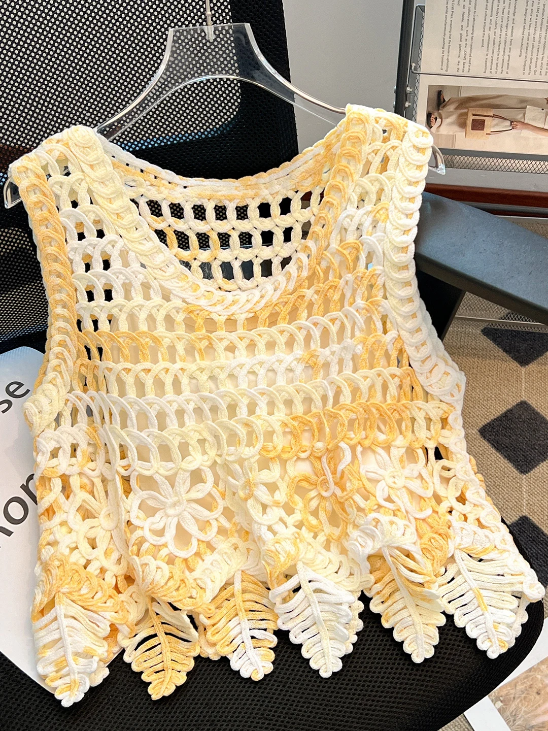 

Summer 2026 Large Size Knitted Hollow out Hook Flower Vest Loose Women's Top Korean Style round Neck Short Length Sleeveless