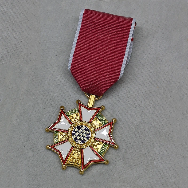 American Merit Commemorative Medal Level 4/3 Collectible Metal Badge