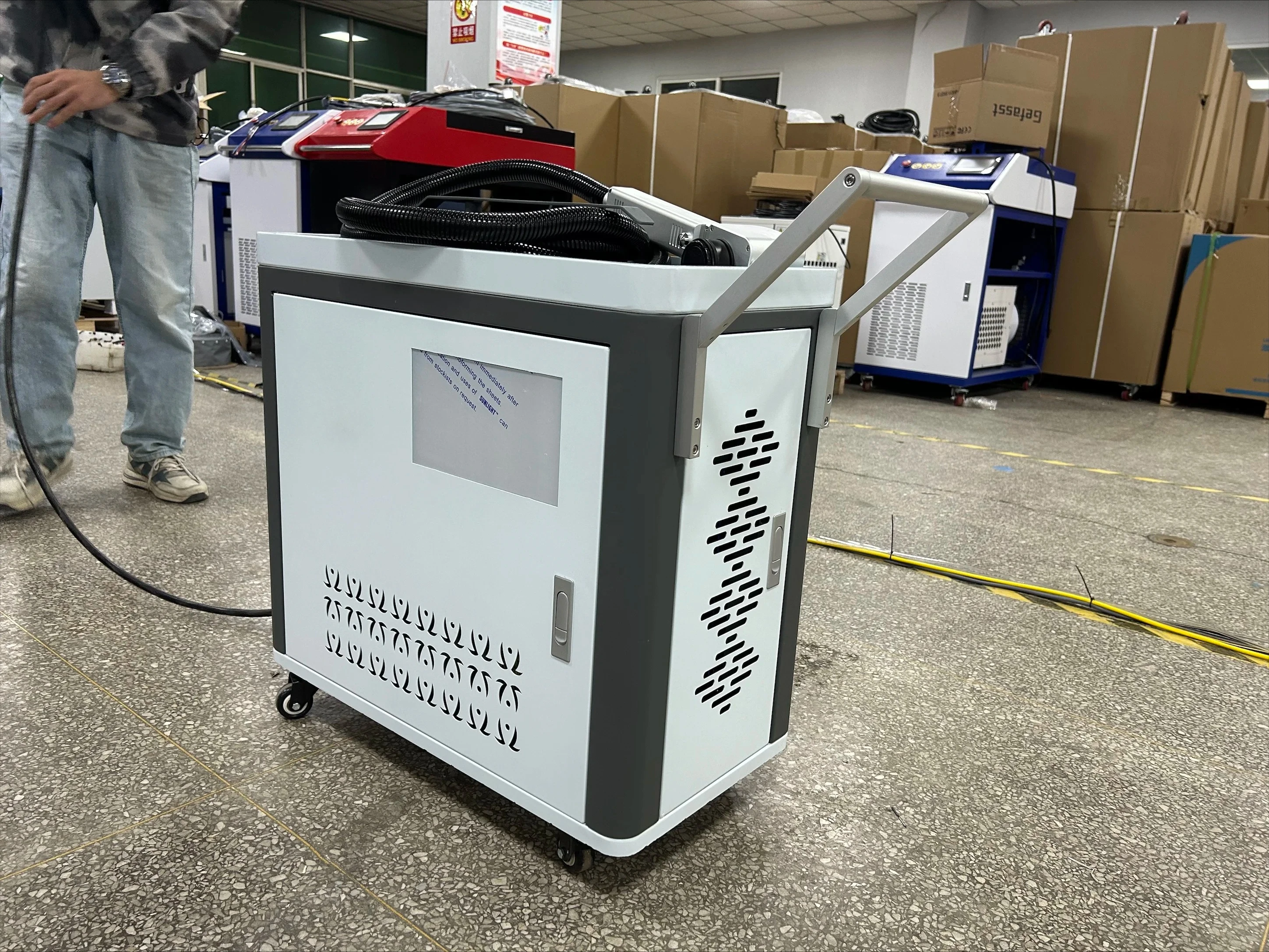 New Arrival Direct Supply High Efficiency Pulsed Laser Cleaner For Car Surface Rust & Paint Removal