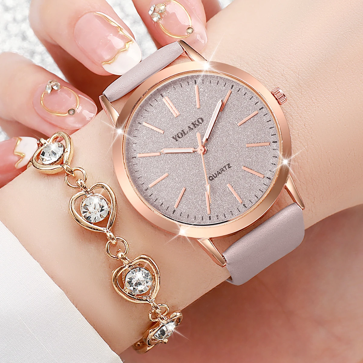 Women\'s Watch Fashion Matte Dial Casual Leather Band Quartz Watch with Diamond Heart Jewelry Set(Without Box)