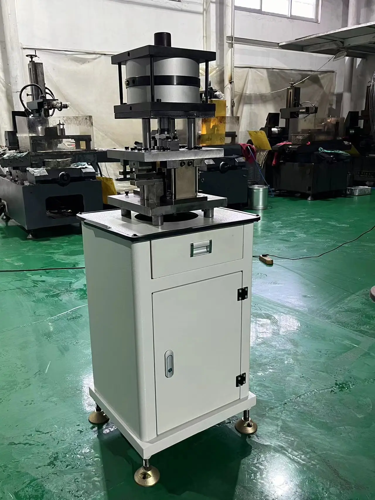 Five Station Small Punch Press Supply Hydraulic Presses For Aluminum Doors And Windows Punching Machine