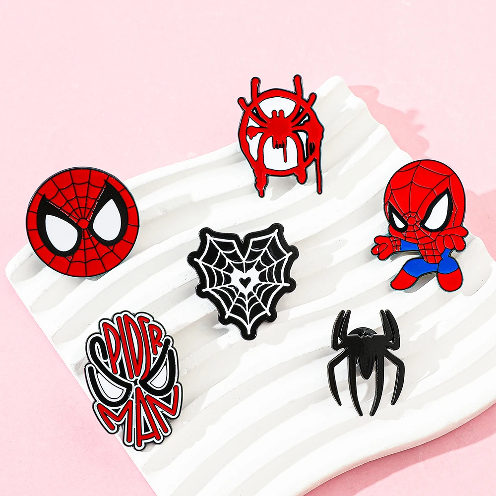 مارفل فيلم الرجل العنكبوت المينا دبابيس الكرتون أنيمي بروش معدني شارة مجوهرات على ظهره ملحقات الهدايا