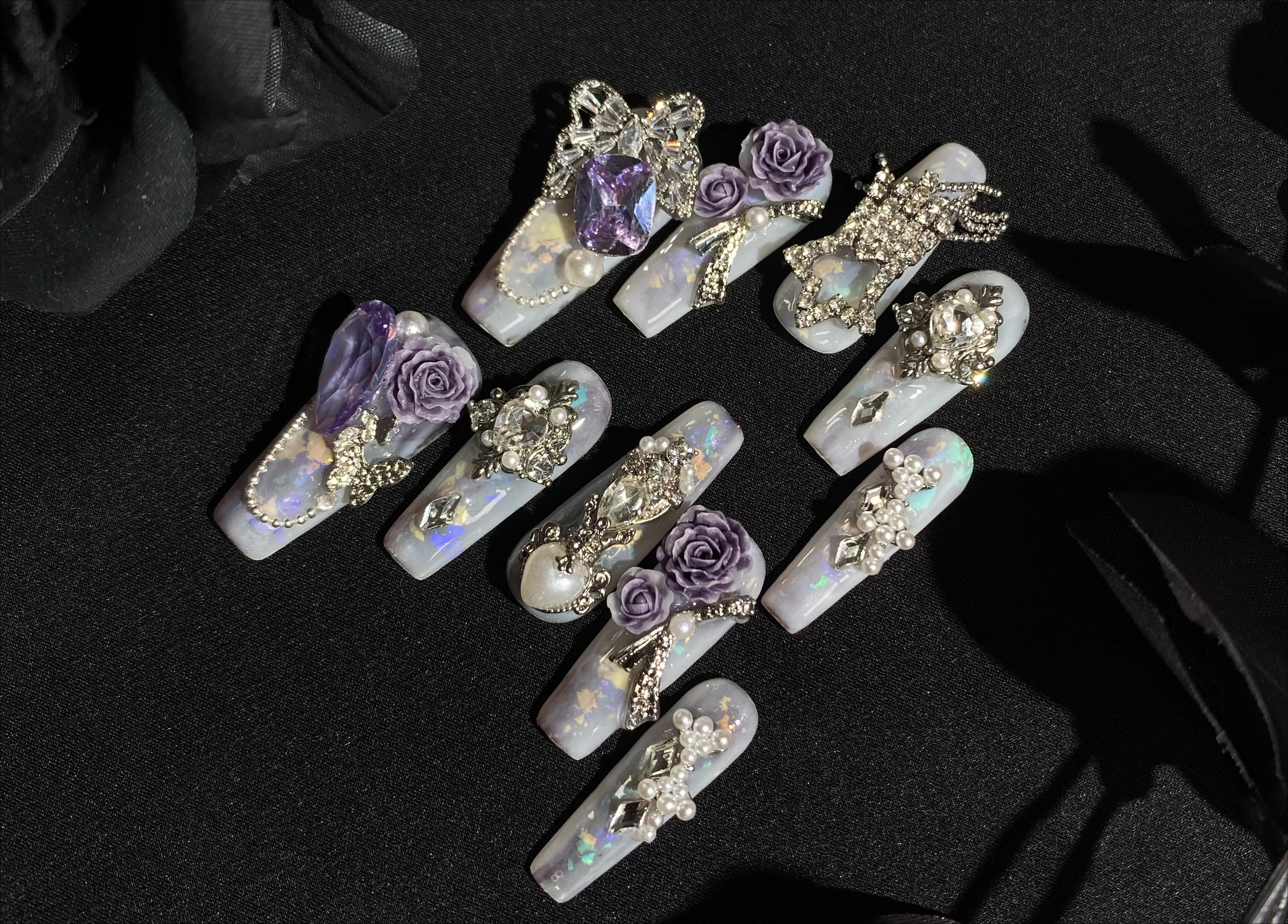 

Hand-worn Detachable Manicure Heavy Industry Luxury Long T-tip White Purple Butterfly Carving Custom Products