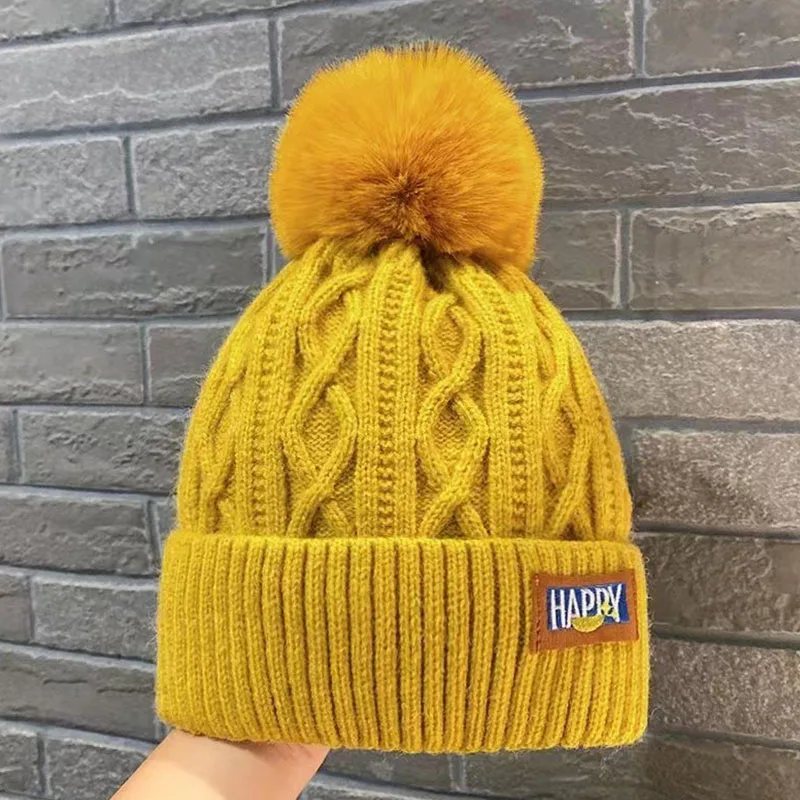 Berretti di moda caldi invernali Cappelli lavorati a maglia per le donne Ragazze Palla di pelliccia sintetica Berretti di lana Skullies Ricamo Cappello foderato in pile a prova di freddo