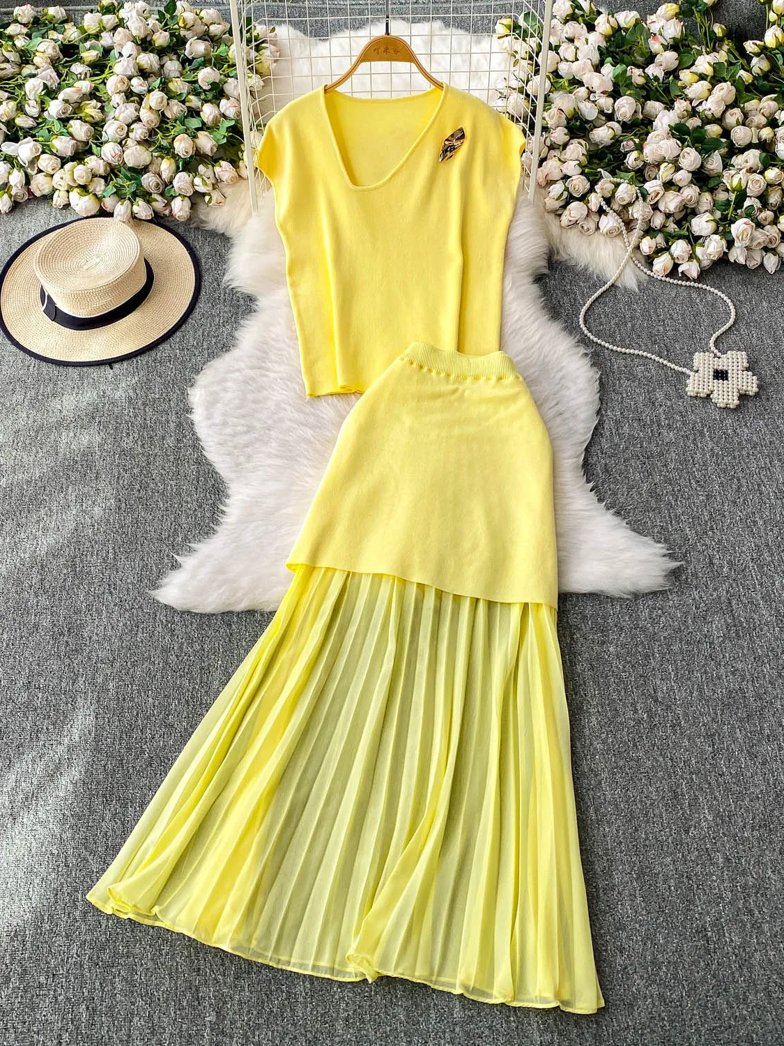 

Ele Pin-V Collar ort Sve Knitted Top High Waist Slimming Pleated Long Skirt Set Faionable Two-Piece Summer Outfit