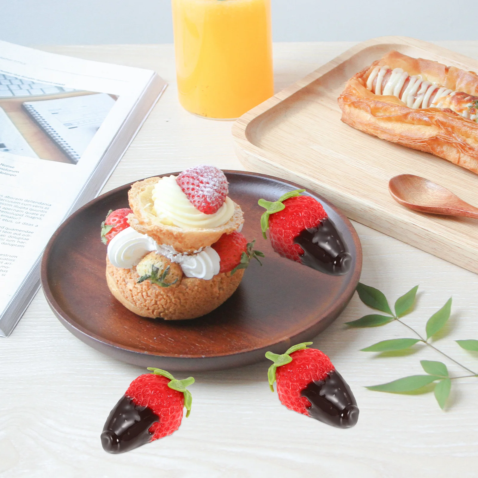 

4Pcs Realistic Artificial Strawberries Chocolate Dip Fake Fruit Decor for Home Kitchen Party Photography Mini Strawberry