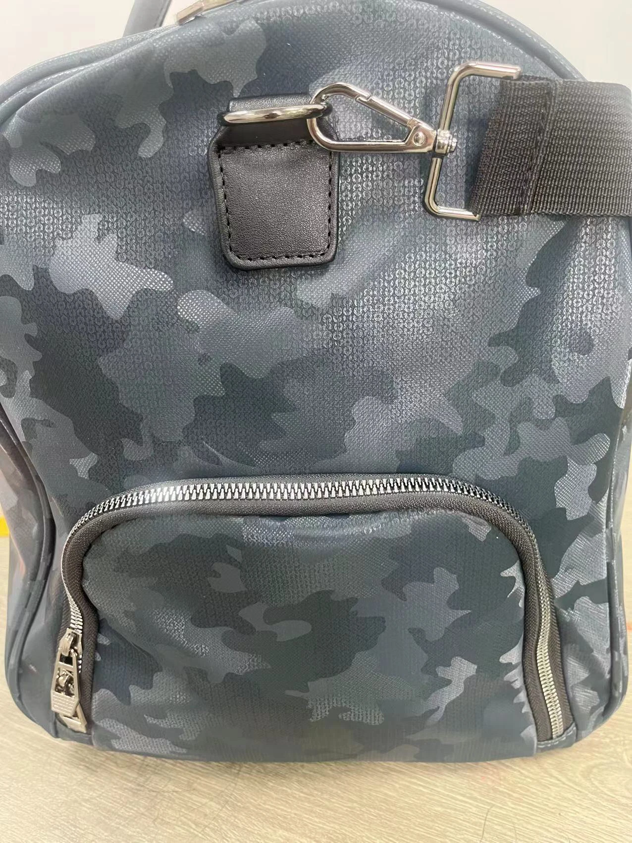 حقيبة سفر كبيرة جدًا للجولف، واق من المطر بنمط مموه مع جيب أحذية مخصص، عطلة نهاية الأسبوع العملية