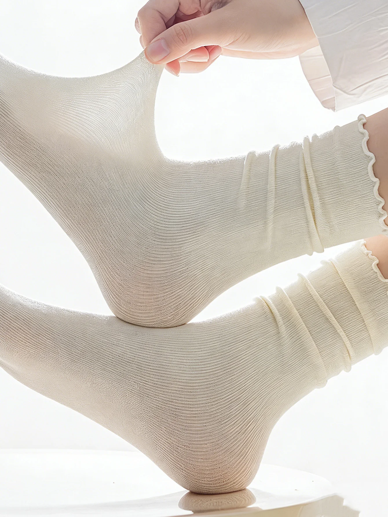 1 Pair Women's Summer Thin Ice Silk Socks, Ruffle Lace Japanese Mid-Calf Slouch Socks, Breathable Non-Stuffy, Versatile Black Wh