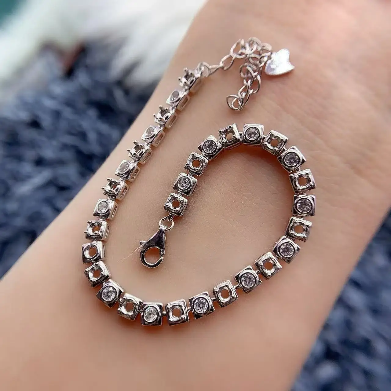

MeiBaPJ Inlay Round 2.5*2.5mm 16pcs Stone S925 Sterling Silver DIY Womens Gifts Bracelet Settings Light Luxury Zircon Wholesale