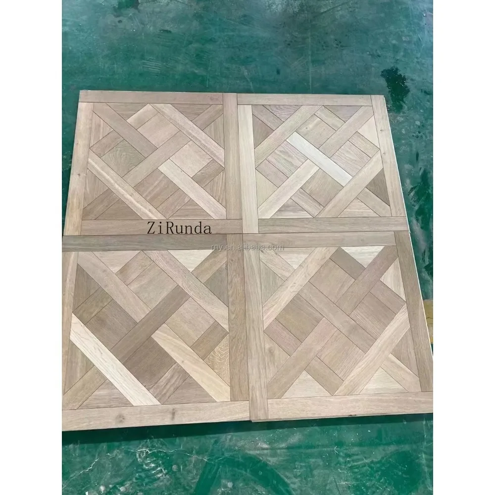 نسخة مخصصة من أرضية الباركيه من خشب البلوط الأبيض بلون الخشب الطبيعي أرضية خشبية هندسية متعددة الطبقات