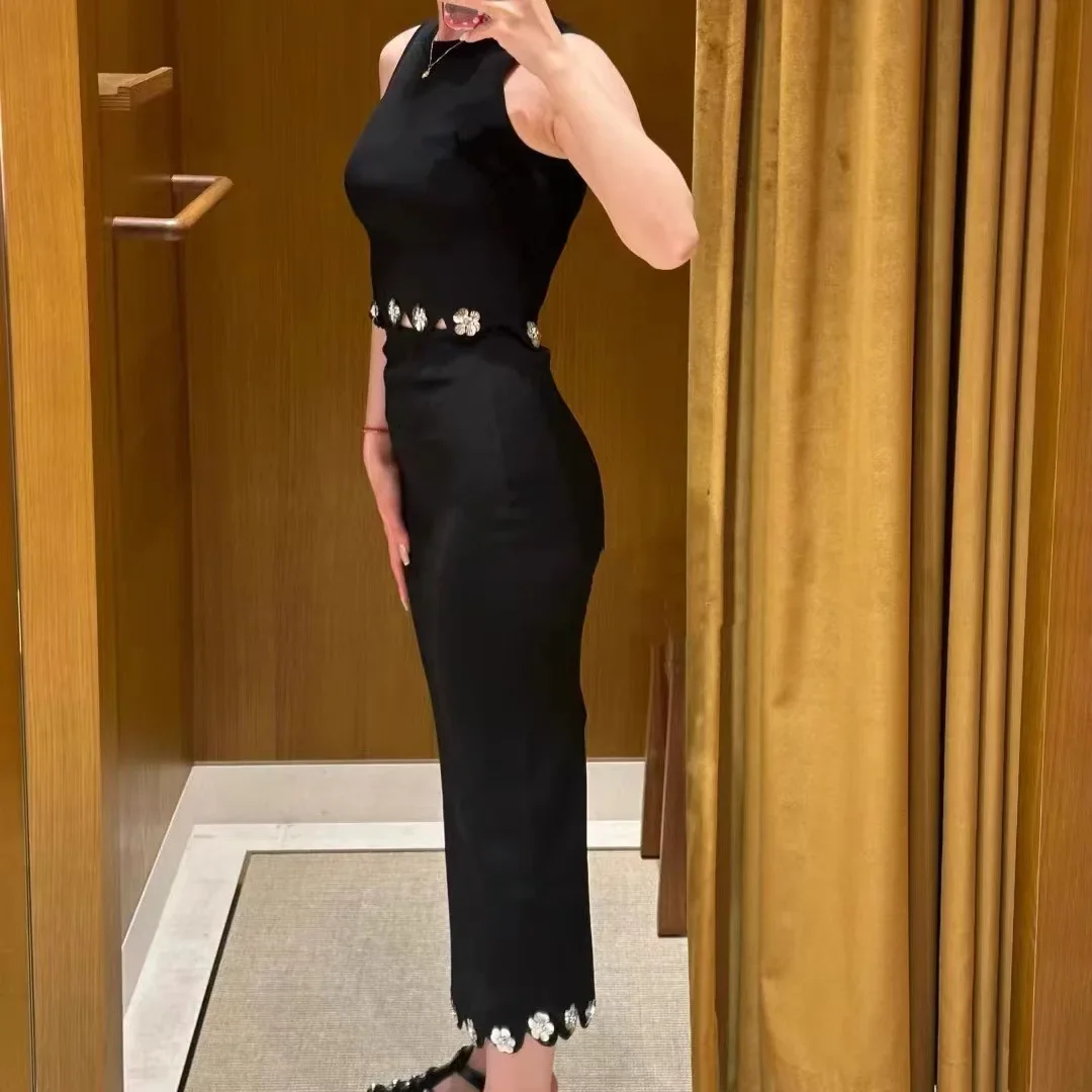 

2024 Summer High End Wavy Sequin Flower Black Knitwear Suit Women Sleeveless Vest Sweater High Waist Knit Midi Skirt Set 5240043