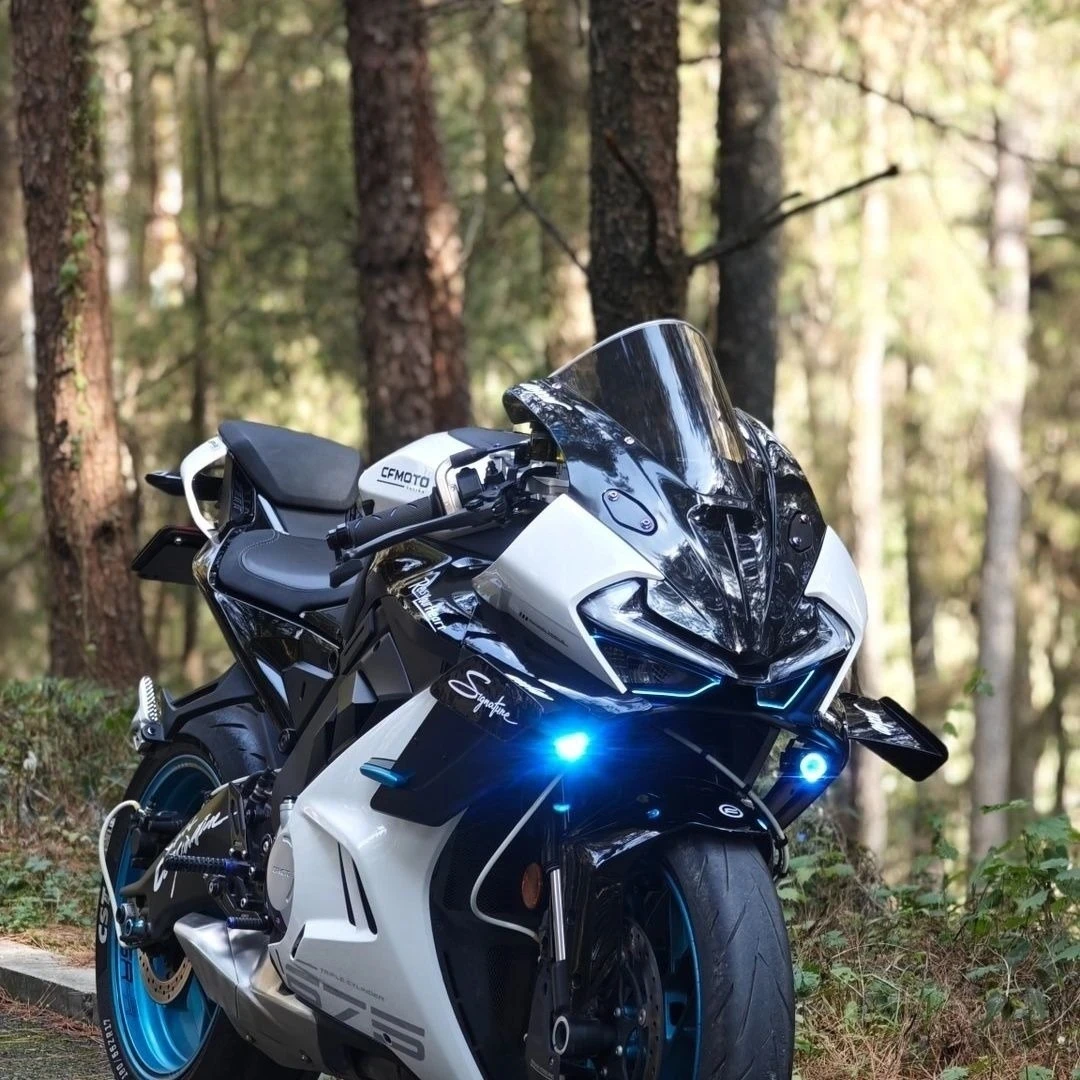 FÜR CFMOTO 675SR-R Modifikation versteckte Scheinwerfer werden mit Tagfahrlicht geliefert und sind speziell für den privaten Gebrauch konzipiert