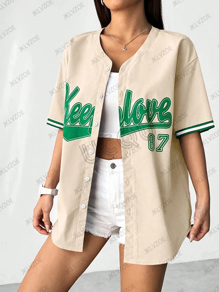 2025 sommer Neue Retro Patchwork Brief Gedruckt Bluse Frauen Streetwear Baseball Hemd Hip Hop Kurzarm Button Up Tops – Detail 7