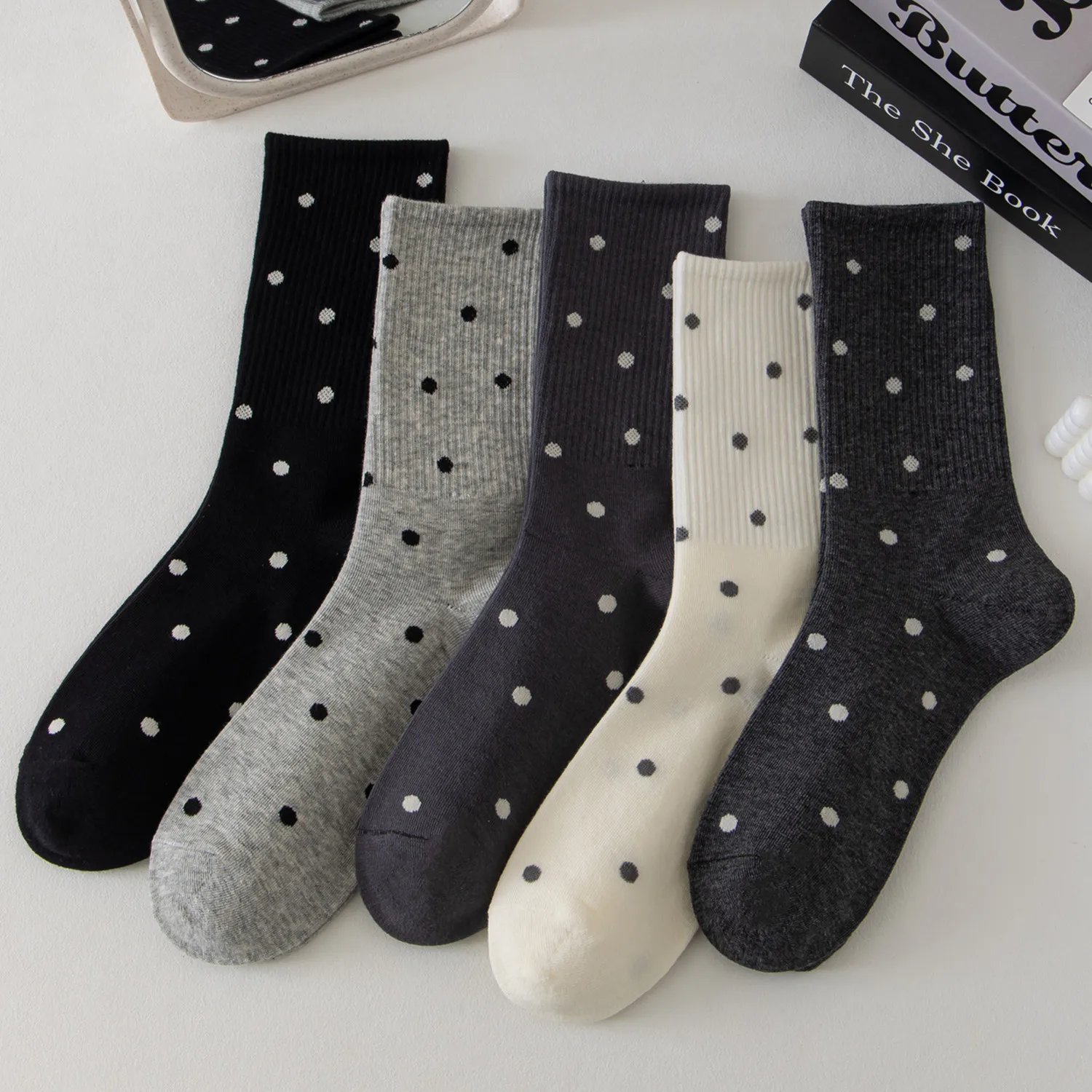 

Autumn New Simple Gray Polka Dot Women Socks Comfortable Pure Cotton Female Mid Tube Socks 5 Pairs