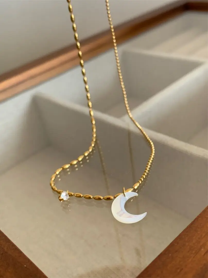 

Titanium With 18K Beads Chain Moon Necklaces Women Jewelry Punk Designer Runway Rare Simply Gown Boho Top Japan Korean