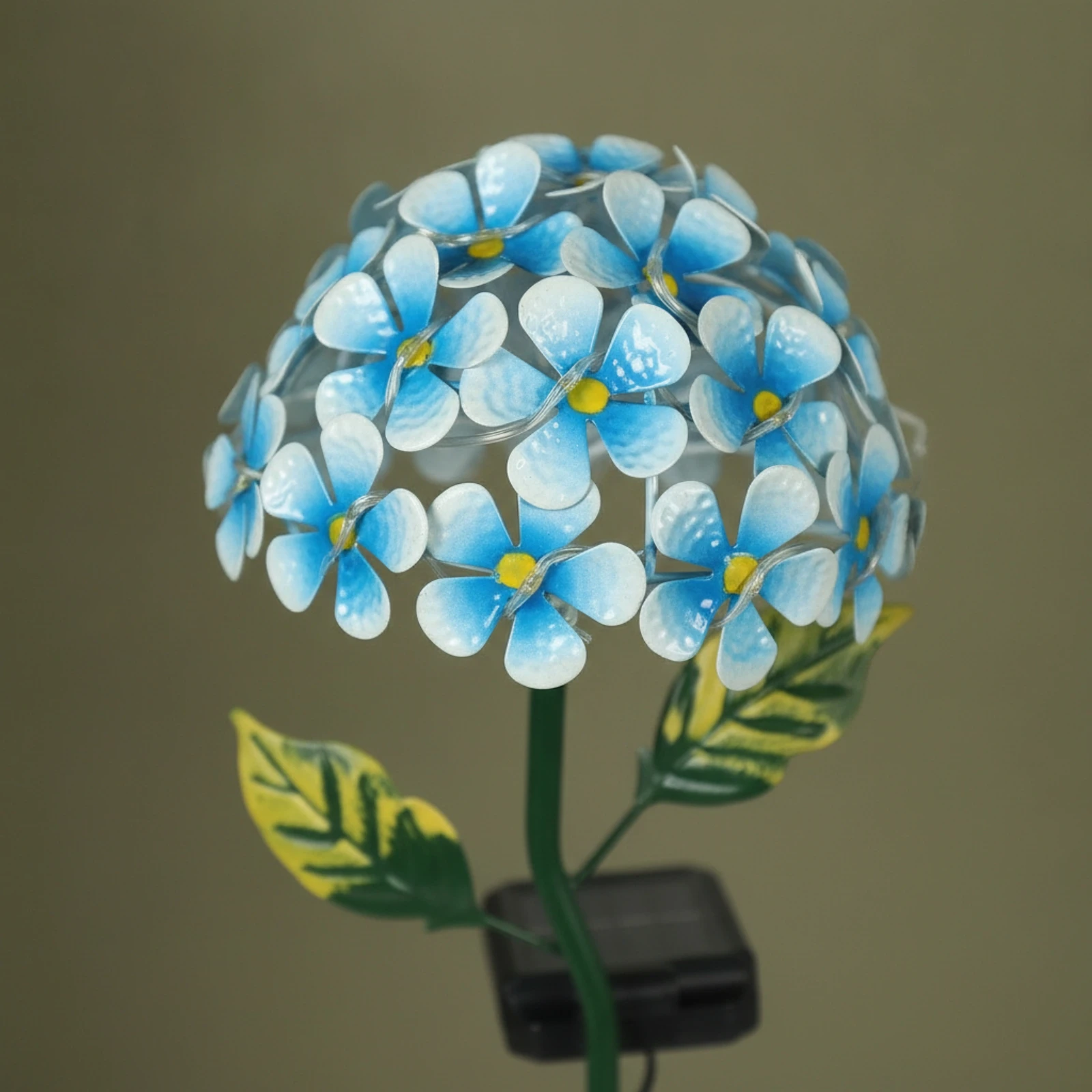 Lampe solaire à piquet avec grappe de fleurs LED, lampe solaire décorative à économie d'énergie pour jardiniers, pelouse, allée